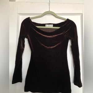 Bisou-Bisou off-the-shoulder velvet top, dark brown size M great condition